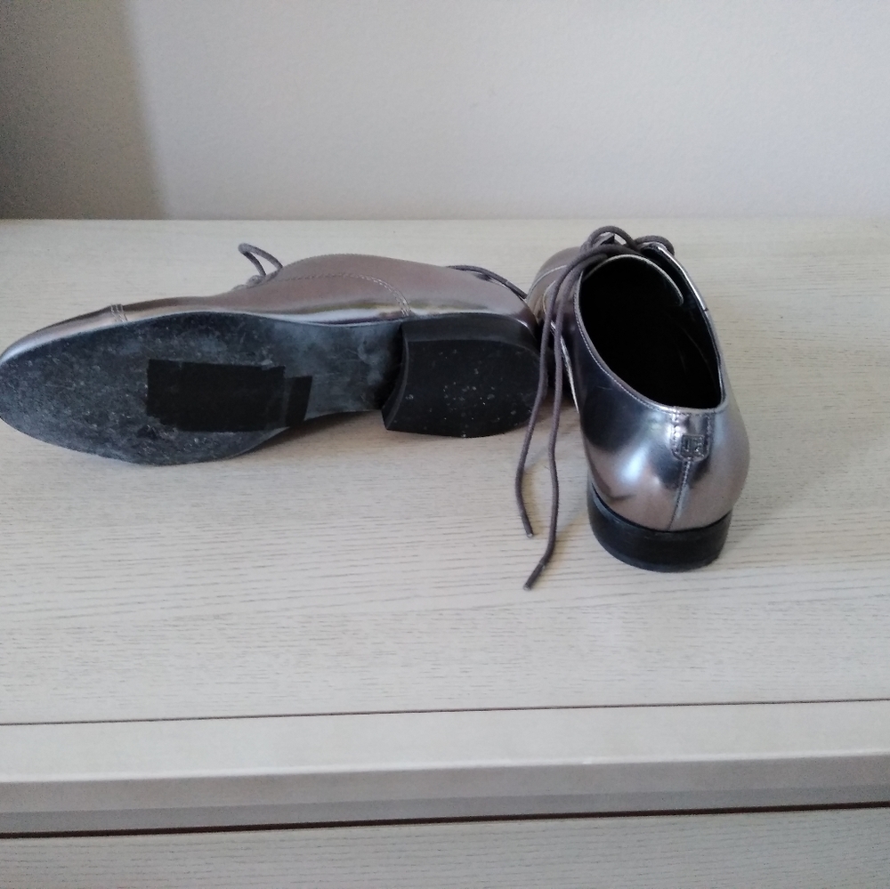 Ivanka Trump, size 7 shoes - Picture 3 of 4